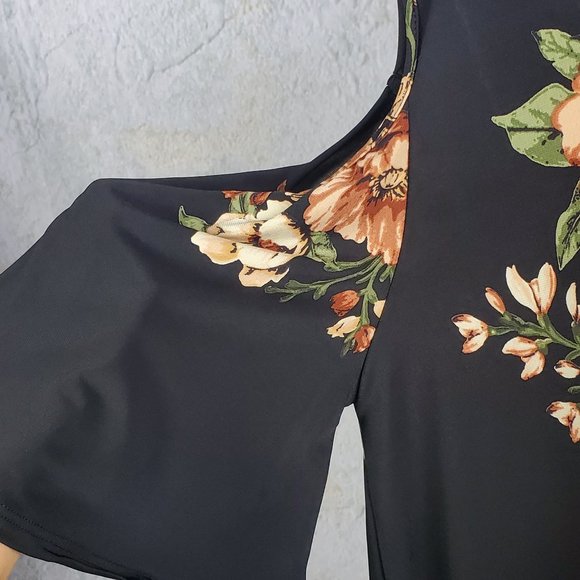 Plus Size, Black Cold Shoulder, Flower Print Shirt - Picture 3 of 5
